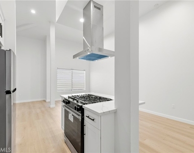 835 E Lomita - Photo Thumbnail 7