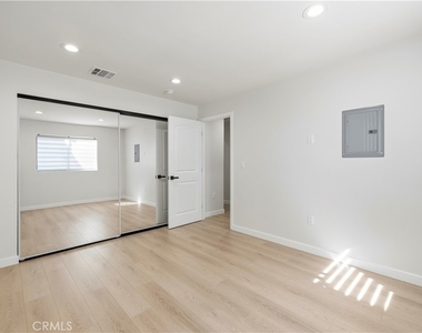 835 E Lomita - Photo Thumbnail 13