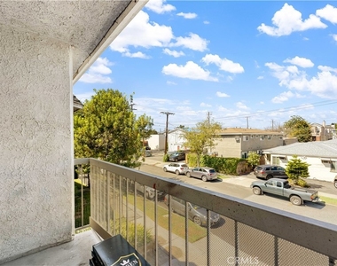 262 W Valencia - Photo Thumbnail 8