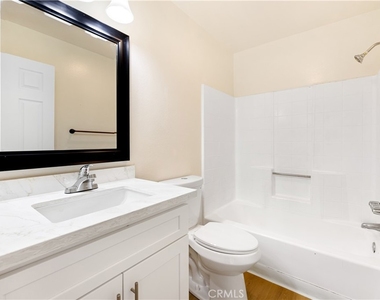 262 W Valencia - Photo Thumbnail 10