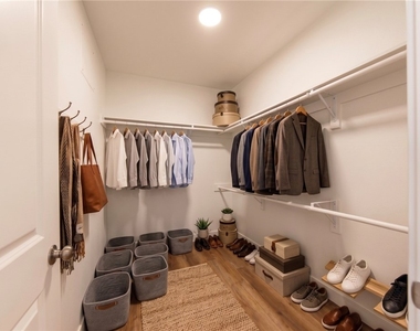 5327 Geer Street - Photo Thumbnail 5