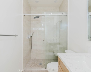 11856 Arminta Street - Photo Thumbnail 14