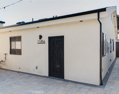 11856 Arminta Street - Photo Thumbnail 1