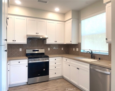 4013 N Highland Court - Photo Thumbnail 5