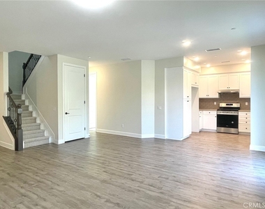 4013 N Highland Court - Photo Thumbnail 3