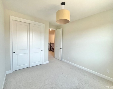 4013 N Highland Court - Photo Thumbnail 13