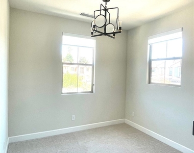 4013 N Highland Court - Photo Thumbnail 17