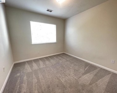 1250 Picadilly Ln, - Photo Thumbnail 12