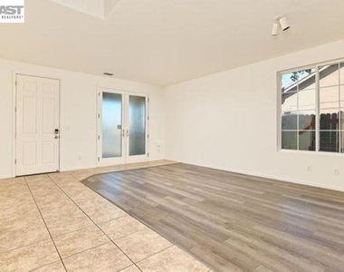 536 Pestana Ave - Photo Thumbnail 13