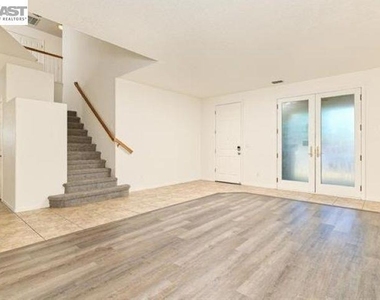 536 Pestana Ave - Photo Thumbnail 11