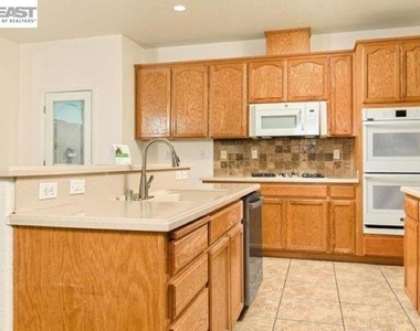 536 Pestana Ave - Photo Thumbnail 1