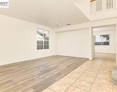 536 Pestana Ave - Photo Thumbnail 14