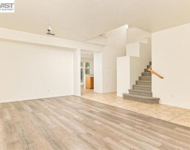 536 Pestana Ave - Photo Thumbnail 12