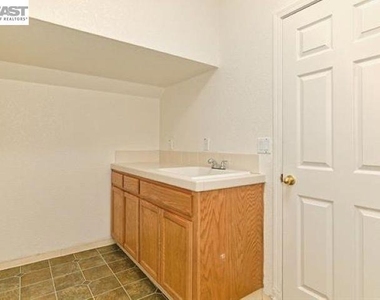 536 Pestana Ave - Photo Thumbnail 21