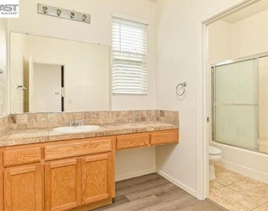 536 Pestana Ave - Photo Thumbnail 17