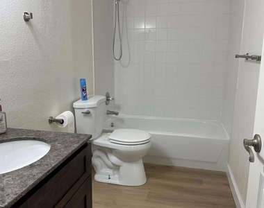2195 Lakeview Cir - Photo Thumbnail 15