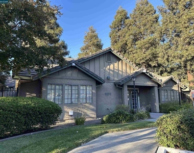 2195 Lakeview Cir - Photo Thumbnail 2