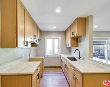 8415 Willis Avenue - Photo Thumbnail 11