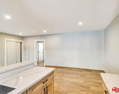 8415 Willis Avenue - Photo Thumbnail 14
