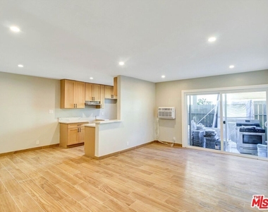 8415 Willis Avenue - Photo Thumbnail 8