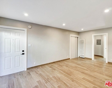 8415 Willis Avenue - Photo Thumbnail 6