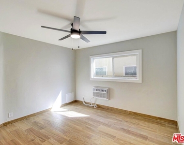 8415 Willis Avenue - Photo Thumbnail 24