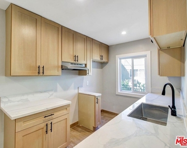 8415 Willis Avenue - Photo Thumbnail 13
