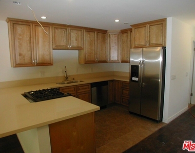 3603 Mentone Avenue - Photo Thumbnail 6