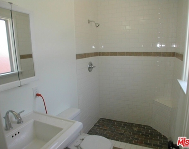 3603 Mentone Avenue - Photo Thumbnail 12