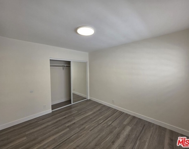 1760 S Bentley Avenue - Photo Thumbnail 29