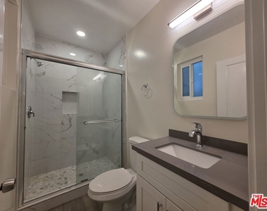 1760 S Bentley Avenue - Photo Thumbnail 40