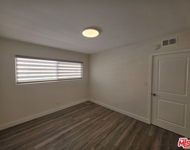 1760 S Bentley Avenue - Photo Thumbnail 25