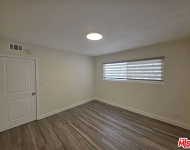 1760 S Bentley Avenue - Photo Thumbnail 33