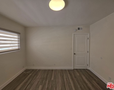 1760 S Bentley Avenue - Photo Thumbnail 26