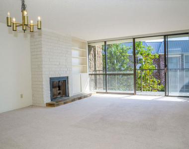 10966 Rochester Avenue - Photo Thumbnail 3