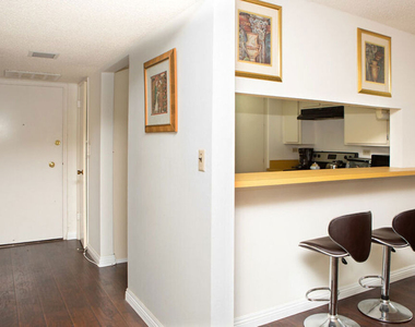 10966 Rochester Avenue - Photo Thumbnail 9