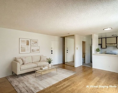 922 N Hudson Avenue - Photo Thumbnail 3