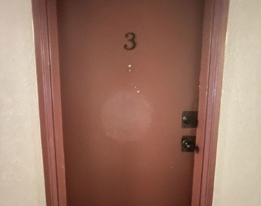 922 N Hudson Avenue - Photo Thumbnail 2