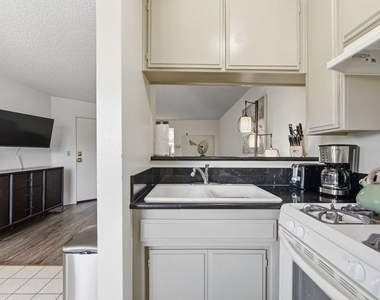 3600 Bagley Avenue - Photo Thumbnail 6