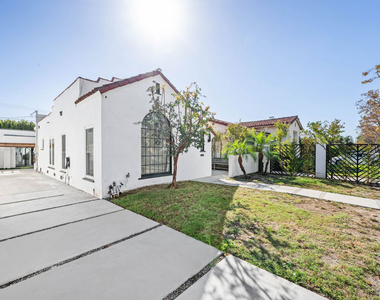 426 S La Peer Drive - Photo Thumbnail 25