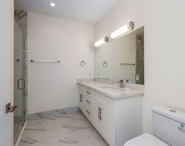 1237 S Holt Avenue - Photo Thumbnail 10