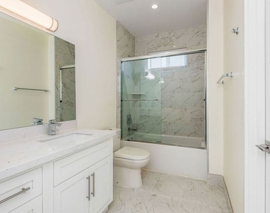 1237 S Holt Avenue - Photo Thumbnail 12
