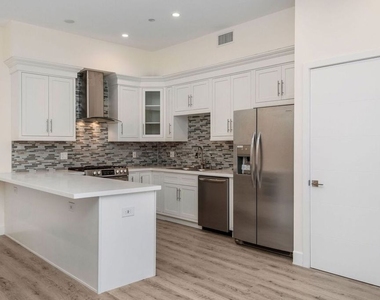 1237 S Holt Avenue - Photo Thumbnail 1
