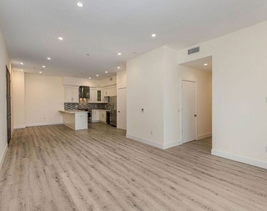 1237 S Holt Avenue - Photo Thumbnail 2