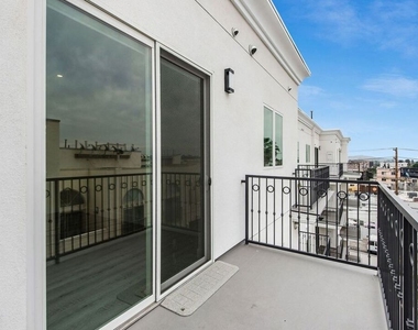 1237 S Holt Avenue - Photo Thumbnail 5