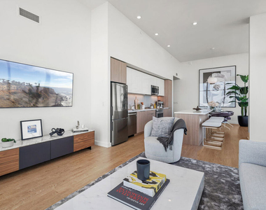 11750 Wilshire Boulevard - Photo Thumbnail 6