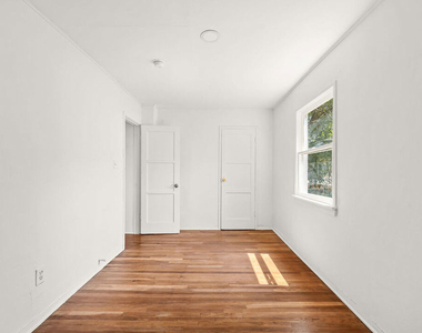 2004 Echo Park Avenue - Photo Thumbnail 18