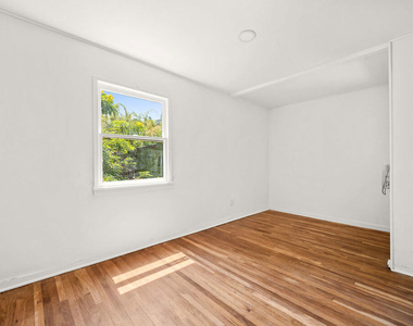 2004 Echo Park Avenue - Photo Thumbnail 17