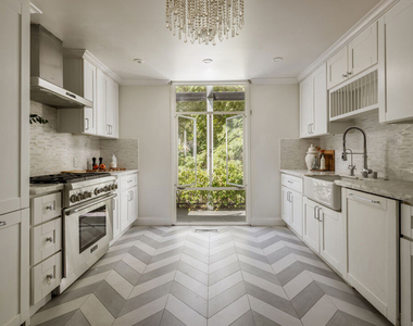 936 Chantilly Road - Photo Thumbnail 6