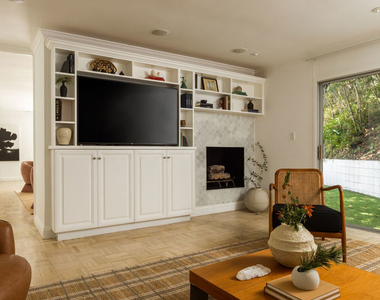 936 Chantilly Road - Photo Thumbnail 8